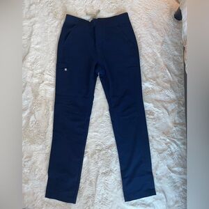 Figs Men’s Medium Navy Slim Axim Cargo Scrub Pants